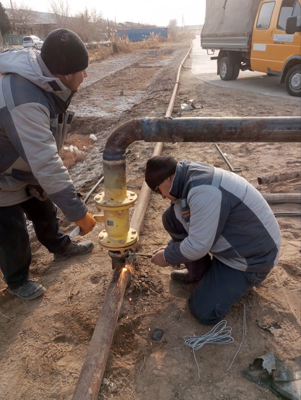 Gulshan-2 mahallasida gaz ta’minotini yaxshilash maqsadida infratuzilma modernizatsiya qilinib, yangi quvurlar o‘rnatildi.